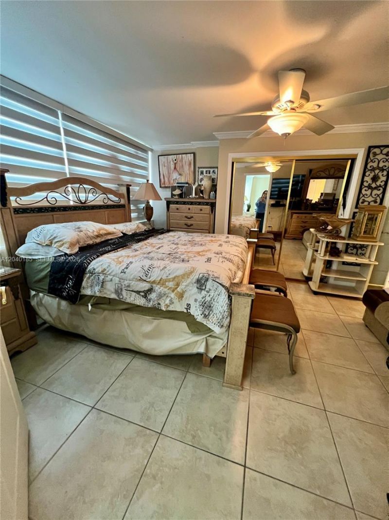 7135 Collins Ave , Unit 1523, Miami Beach, FL 33141 Photo