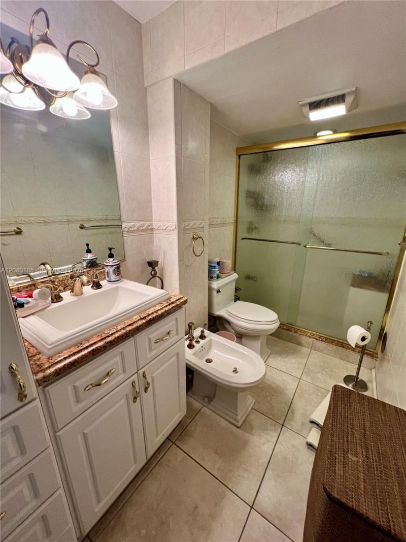 7135 Collins Ave , Unit 1523, Miami Beach, FL 33141 Photo