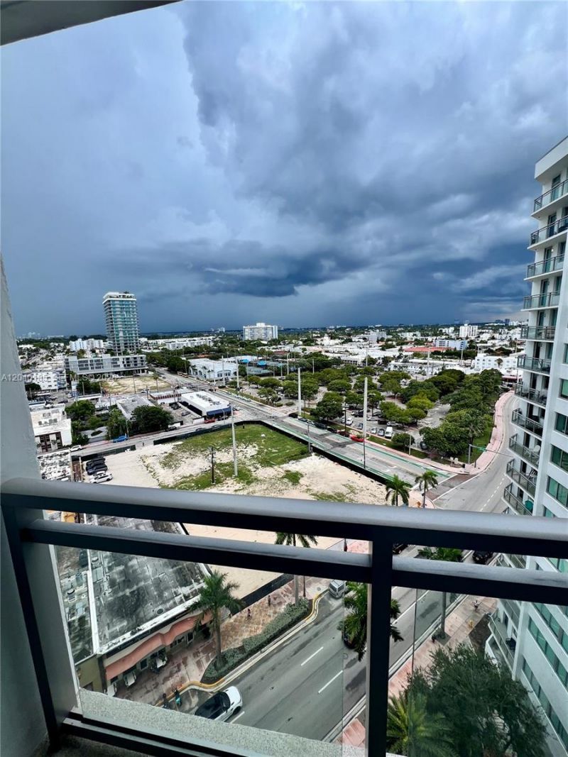 7135 Collins Ave , Unit 1523, Miami Beach, FL 33141 Photo