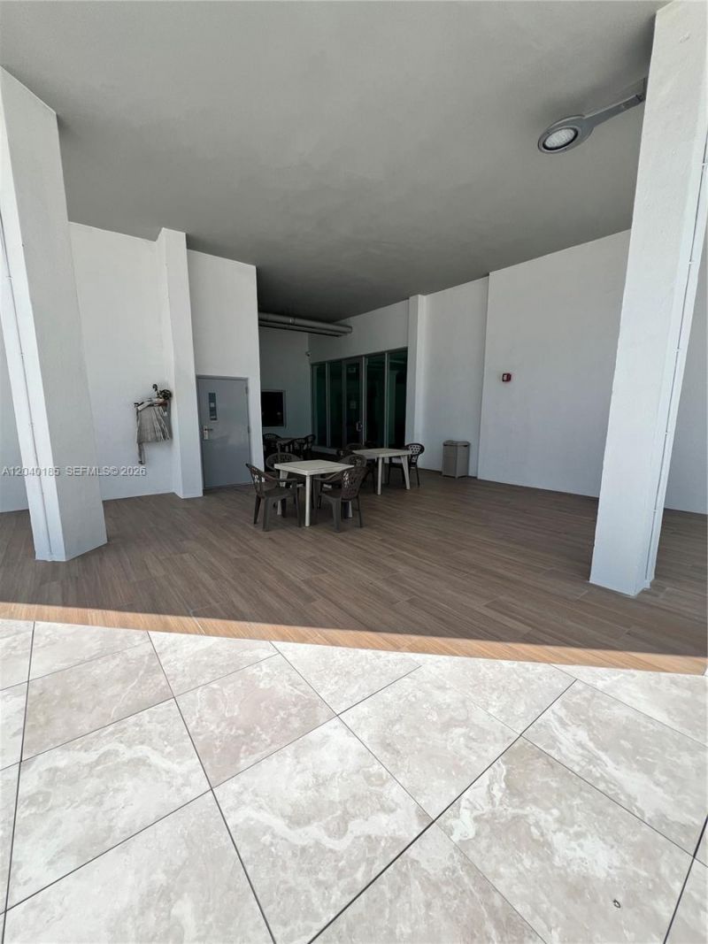 7135 Collins Ave , Unit 1523, Miami Beach, FL 33141 Photo