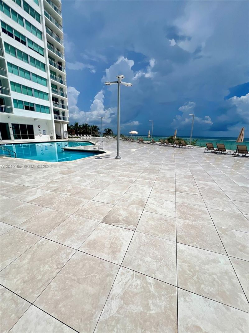 7135 Collins Ave , Unit 1523, Miami Beach, FL 33141 Photo