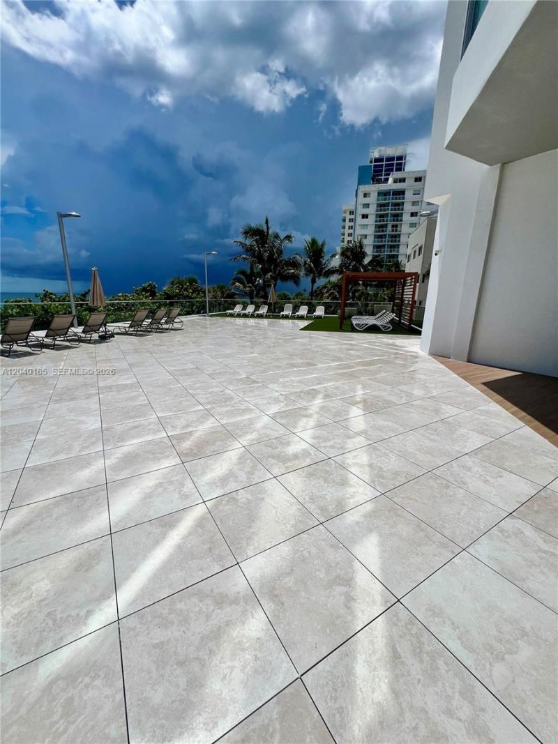 7135 Collins Ave , Unit 1523, Miami Beach, FL 33141 Photo