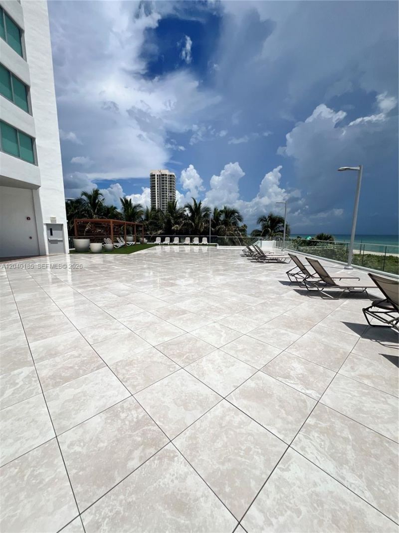 7135 Collins Ave , Unit 1523, Miami Beach, FL 33141 Photo