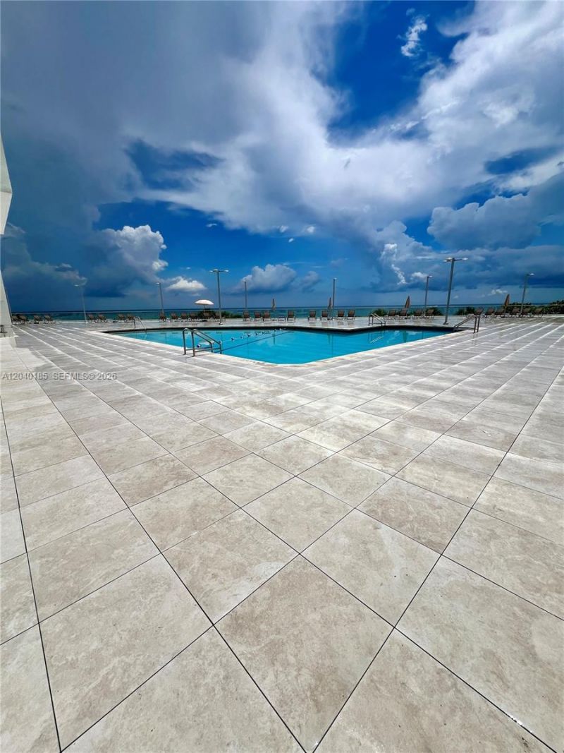 7135 Collins Ave , Unit 1523, Miami Beach, FL 33141 Photo