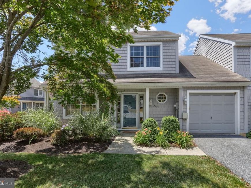 240 Crescent, Unit 240, Hershey, PA 17033 Main Photo
