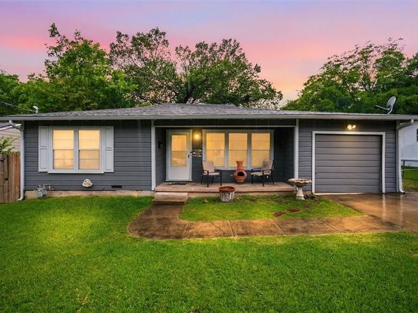1307 N Gaines Street, Ennis, TX 75119