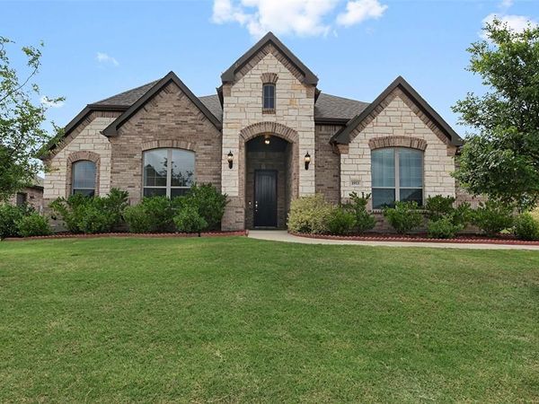 1953 Silver Falls Drive, Burleson, TX 76028