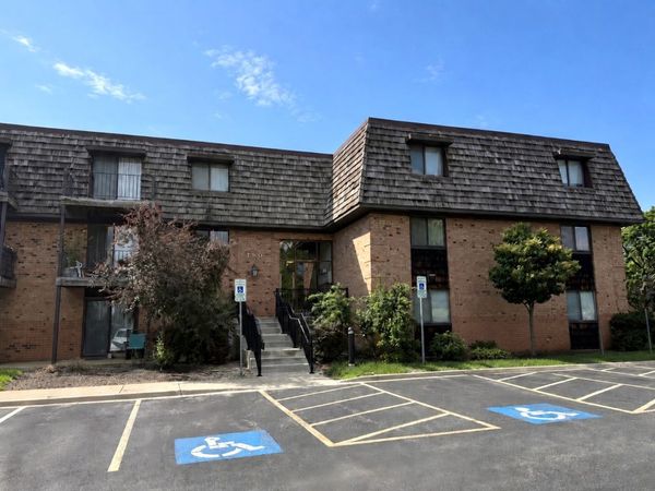 2 Oak Creek Drive , Unit 1210, Buffalo Grove, IL 60089