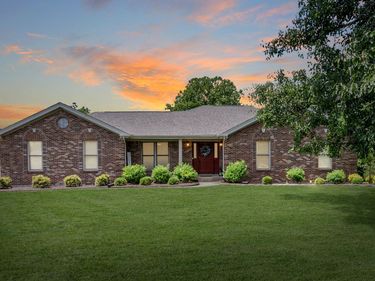 2032 Currys Fork Drive, La Grange, KY 40031