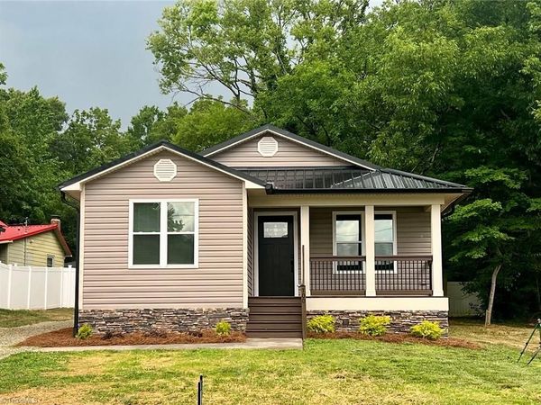 700 W Holt Street , Mebane, NC 27302