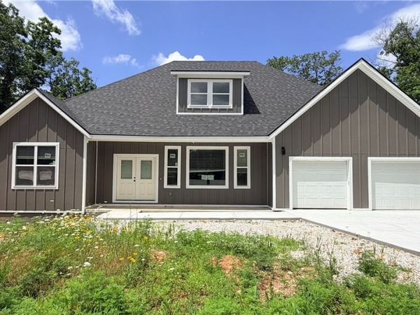 15 Skipton Drive, Bella Vista, AR 72714