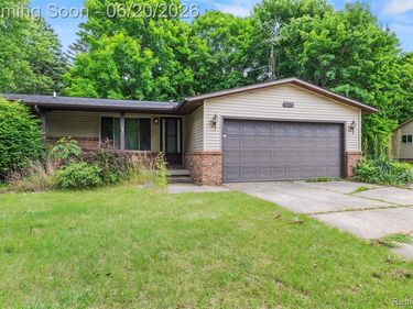 309 Windy Bluff, Flushing, MI 48433