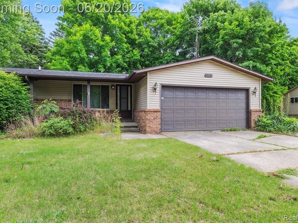309 Windy Bluff, Flushing, MI 48433
