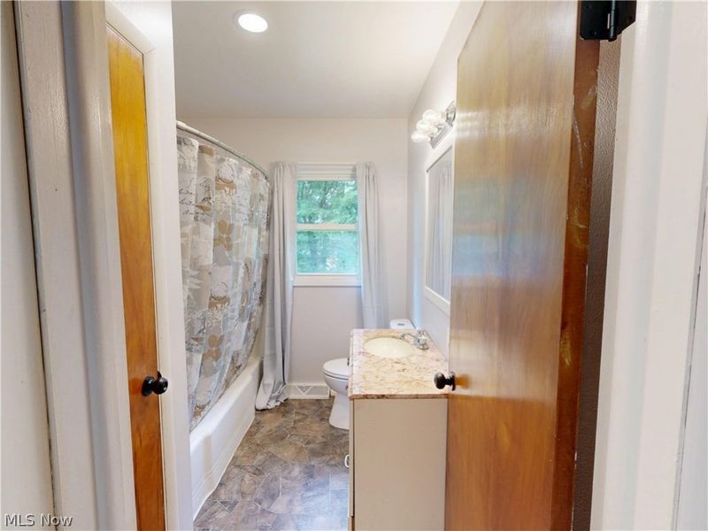 6490 Willow Way, Andover, OH 44003 Photo 16