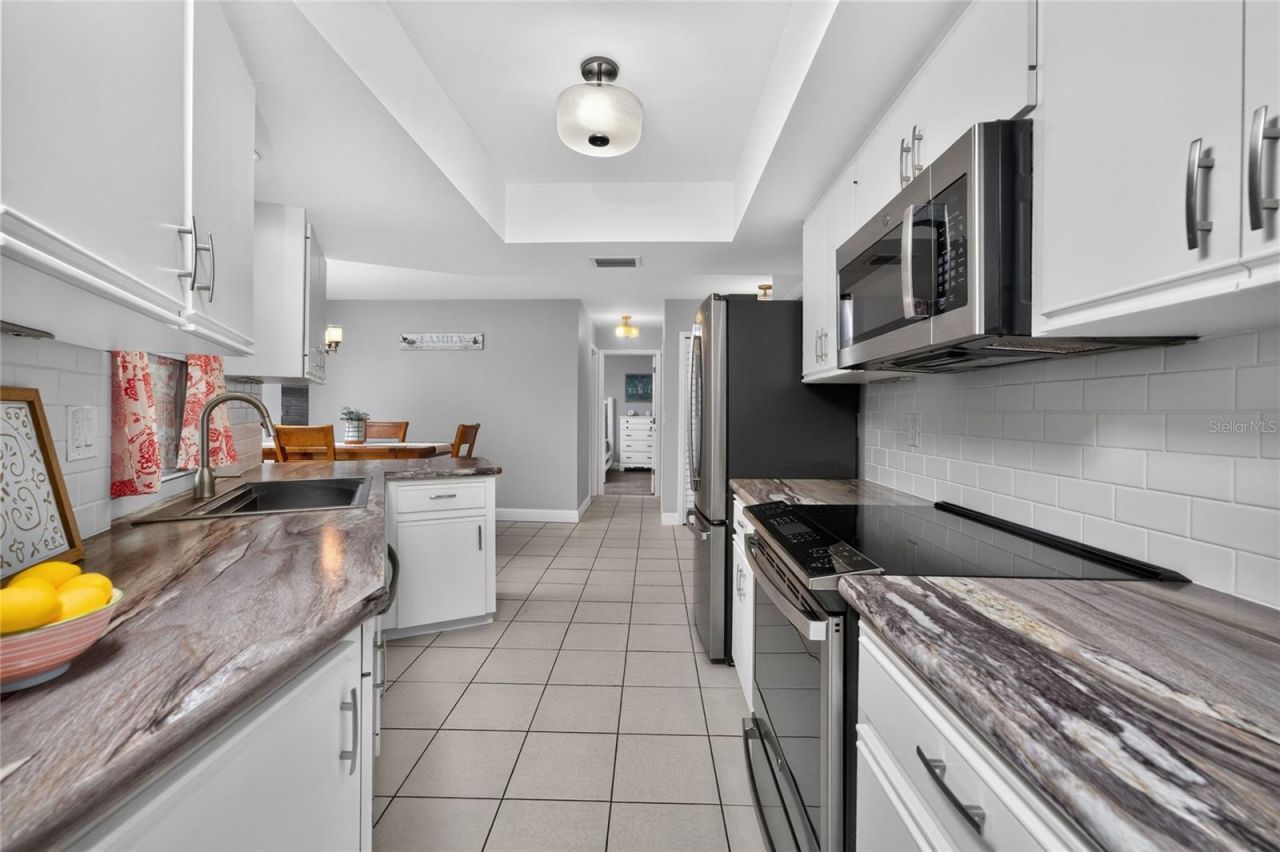 255 Mark Twain Lane, Rotonda West, FL 33947 Photo