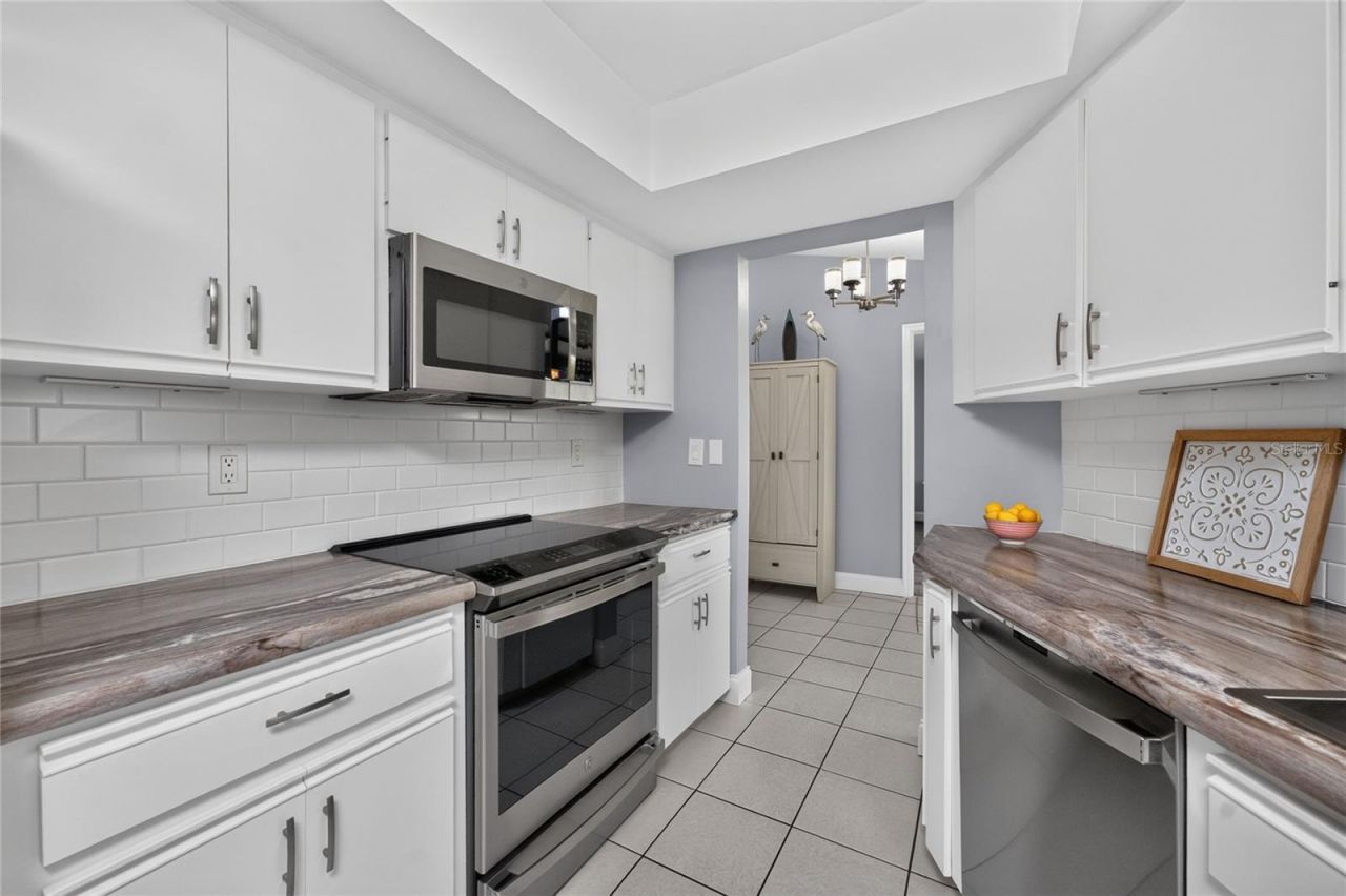 255 Mark Twain Lane , Rotonda West, FL 33947 Photo