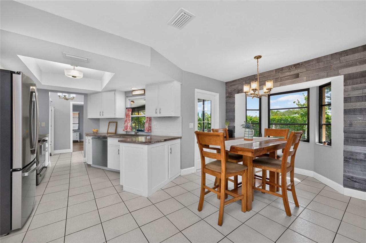 255 Mark Twain Lane, Rotonda West, FL 33947 Photo