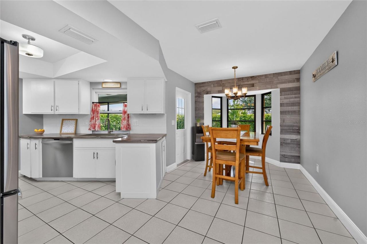 255 Mark Twain Lane , Rotonda West, FL 33947 Photo