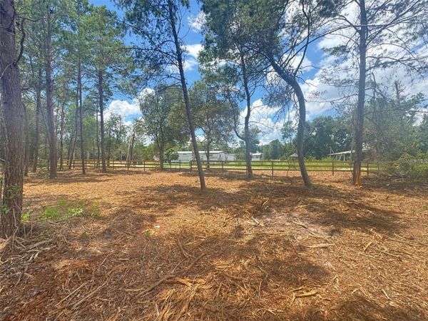 E PINE STREET , PAISLEY, FL 32767