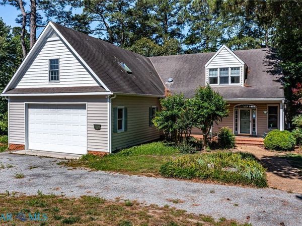 75 Lagrange Avenue, Kilmarnock, VA 22482