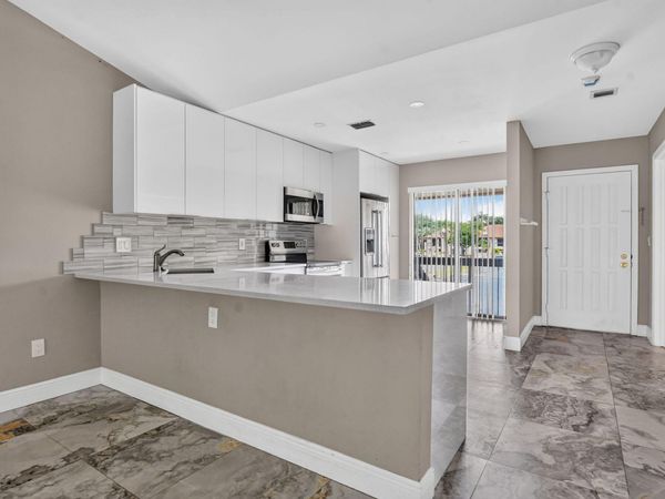 301 Club Circle, Unit 208, Boca Raton, FL 33487