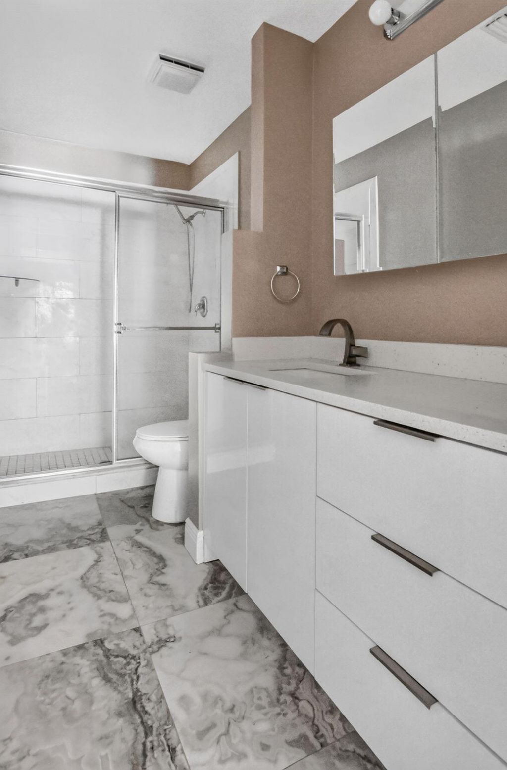 301 Club Circle, Unit 208, Boca Raton, FL 33487 Photo