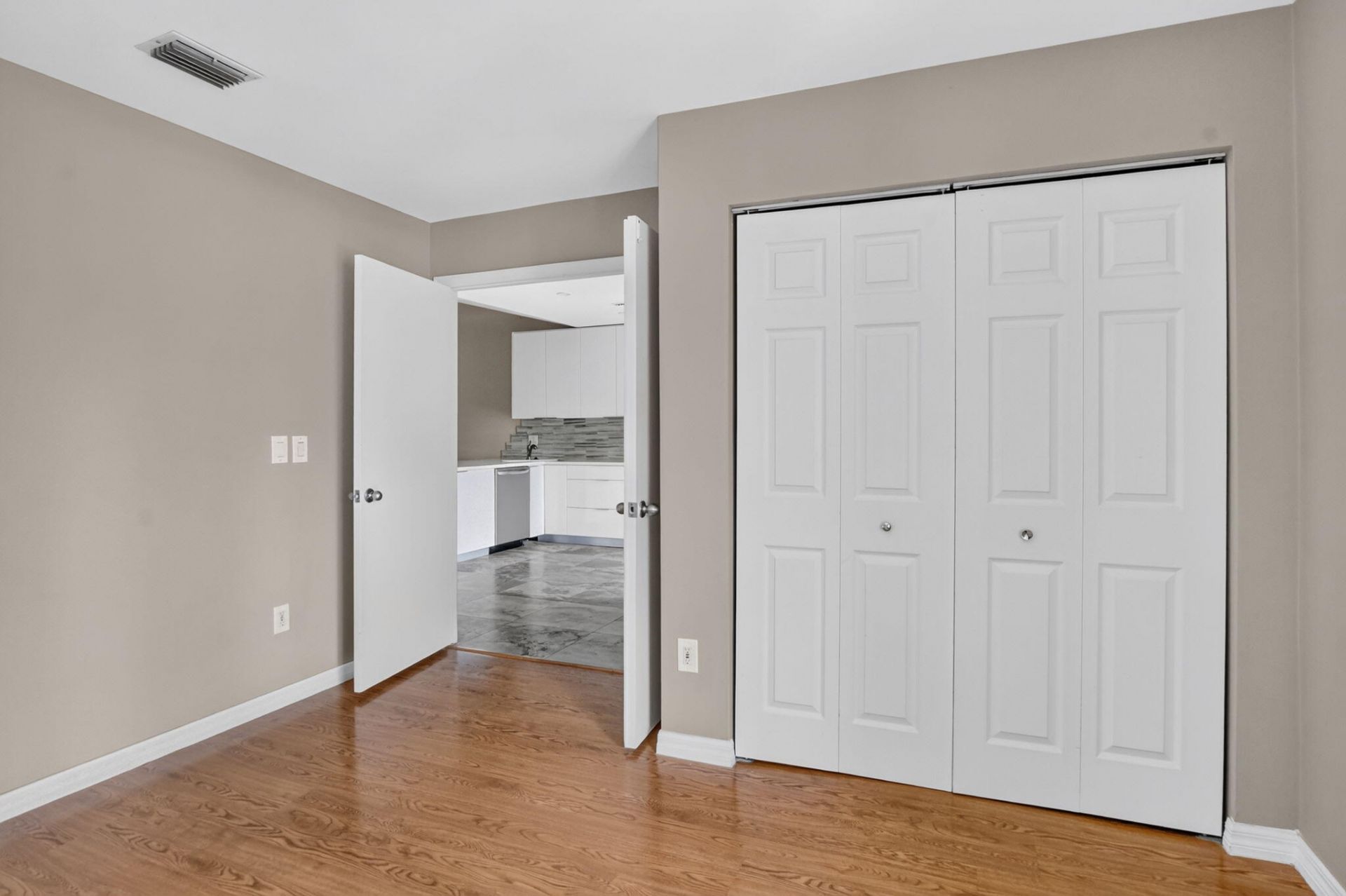 301 Club Circle, Unit 208, Boca Raton, FL 33487 Photo