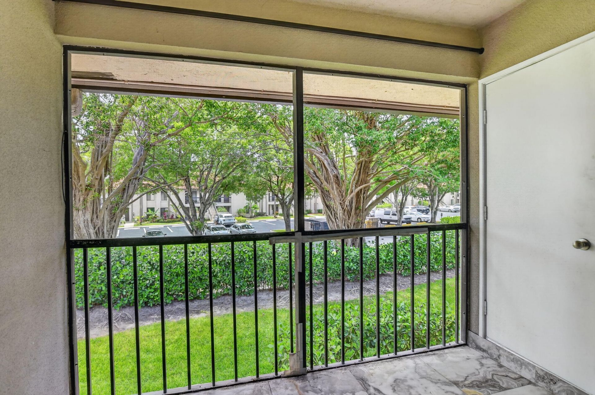 301 Club Circle, Unit 208, Boca Raton, FL 33487 Photo