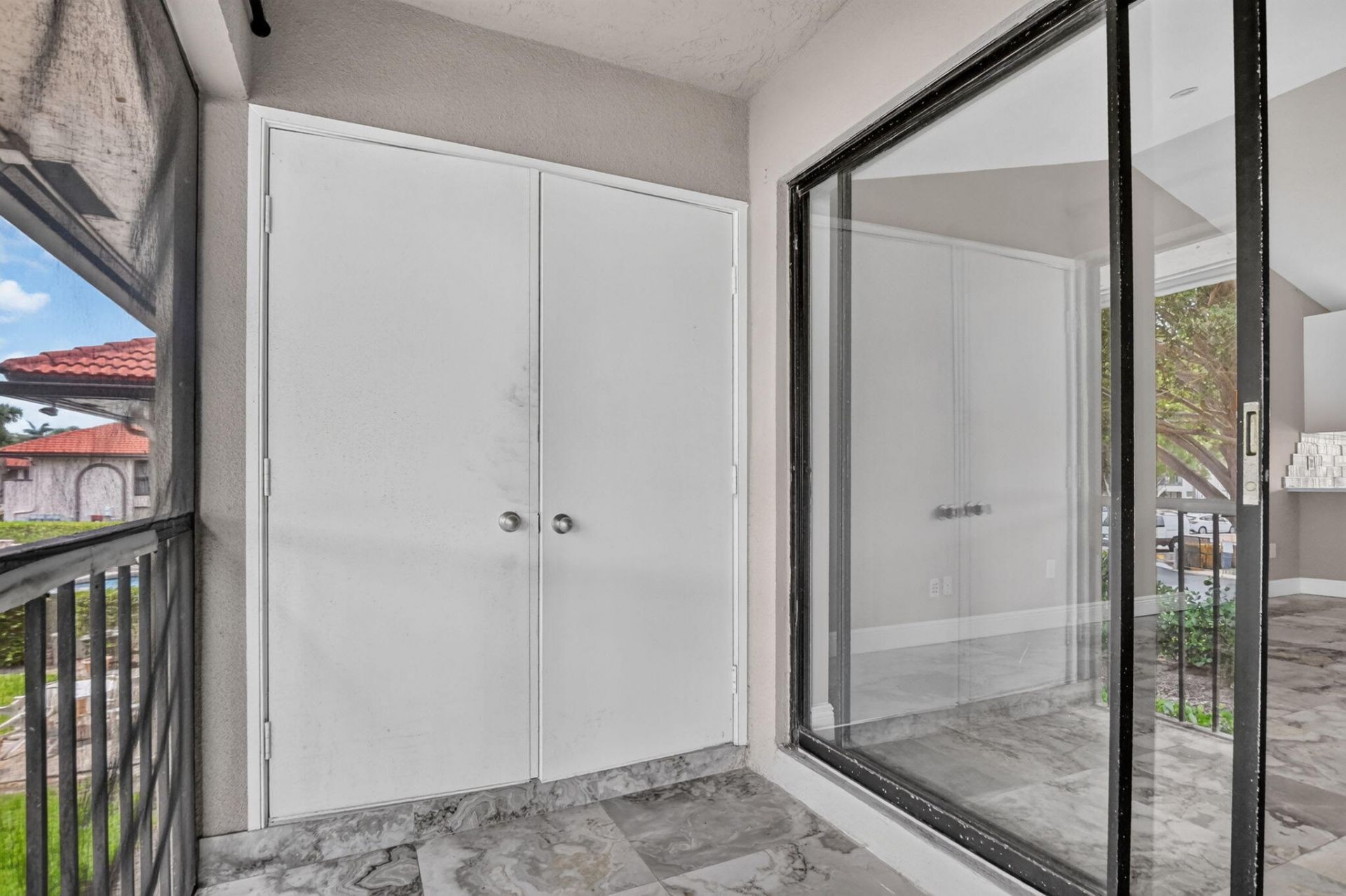 301 Club Circle, Unit 208, Boca Raton, FL 33487 Photo