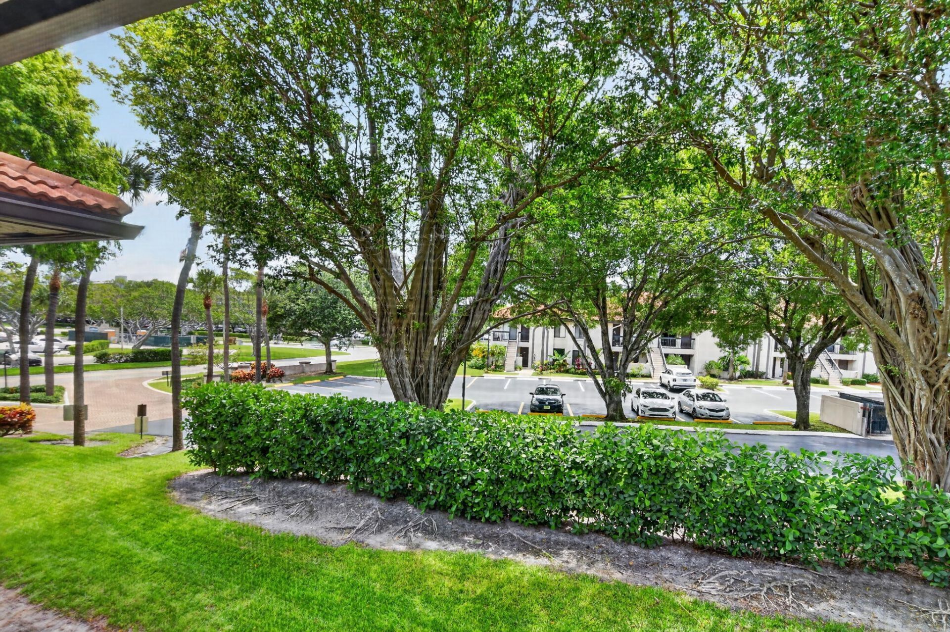 301 Club Circle, Unit 208, Boca Raton, FL 33487 Photo