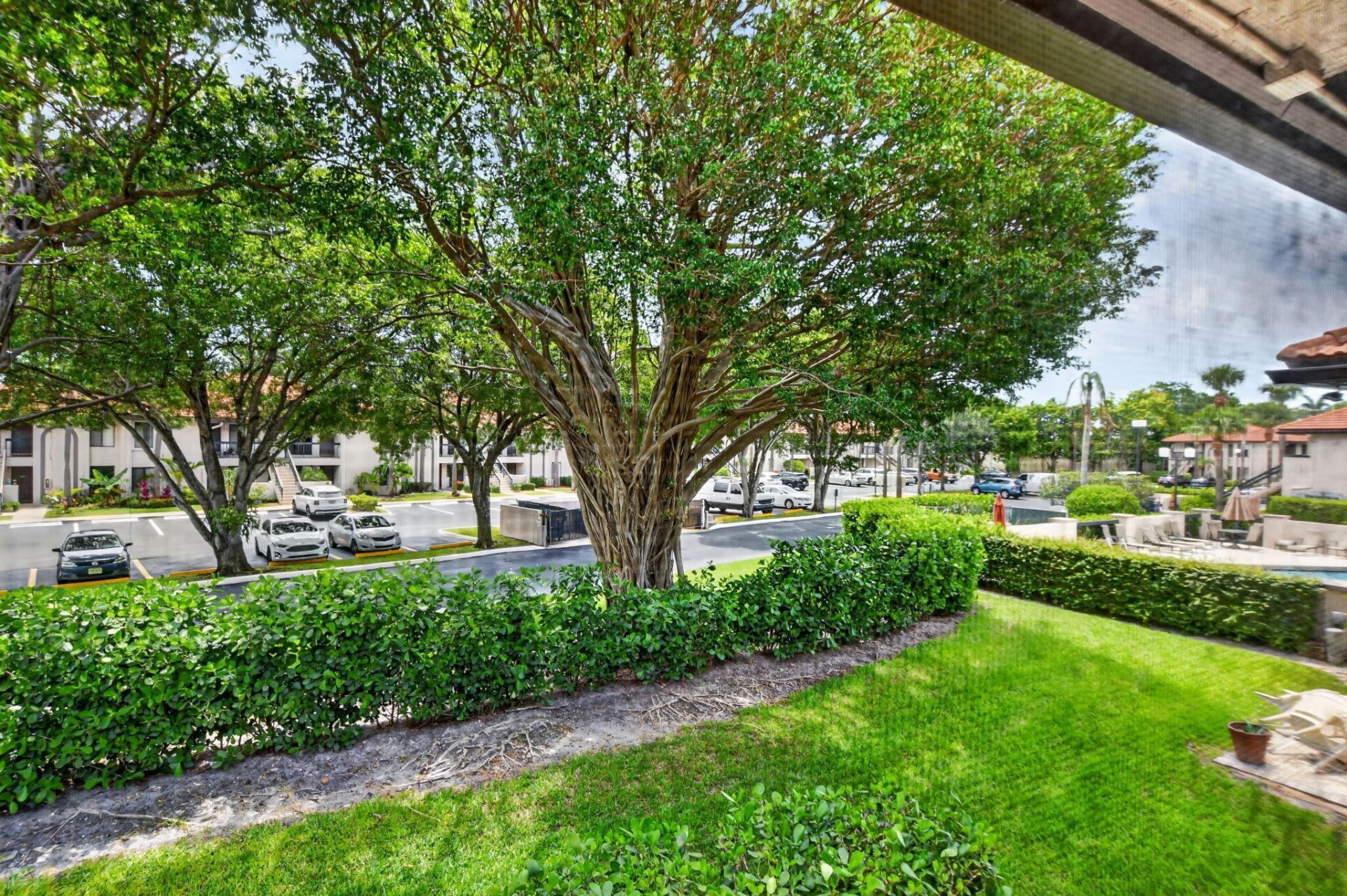 301 Club Circle, Unit 208, Boca Raton, FL 33487 Photo