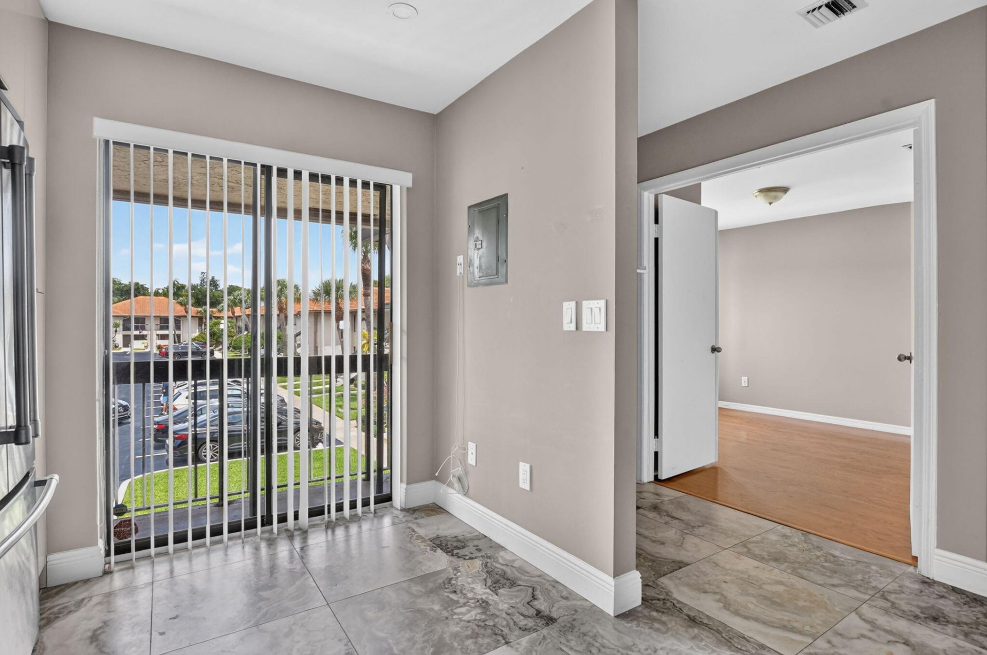 301 Club Circle, Unit 208, Boca Raton, FL 33487 Photo