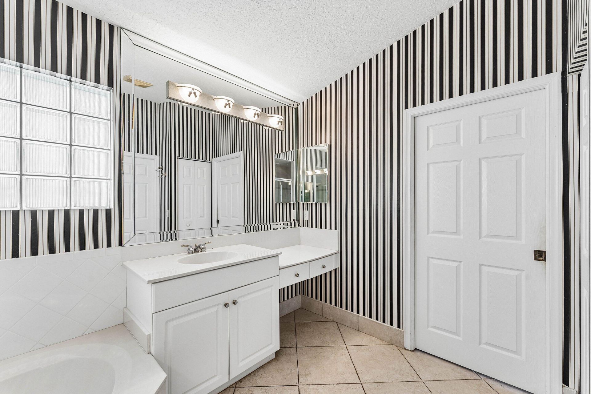 7385 Haviland Circle, Boynton Beach, FL 33437 Photo