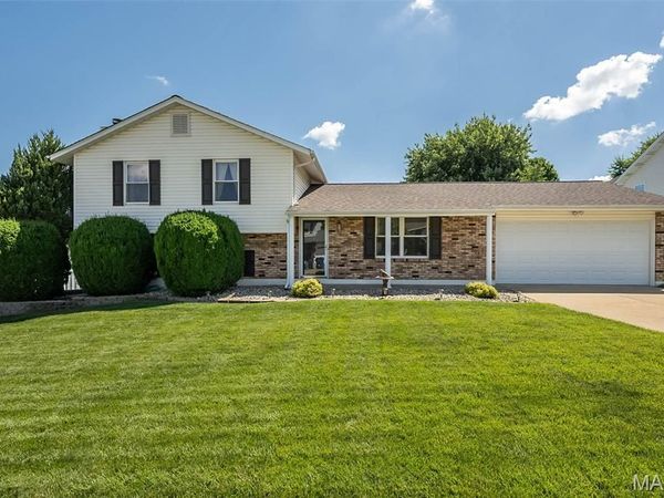 1716 Sun Drop Drive, St Charles, MO 63303
