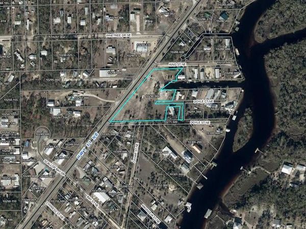 1704 NE King St, Steinhatchee, FL 32359