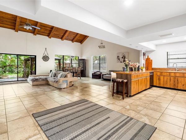 3340 Oak Dr , Hollywood, FL 33021