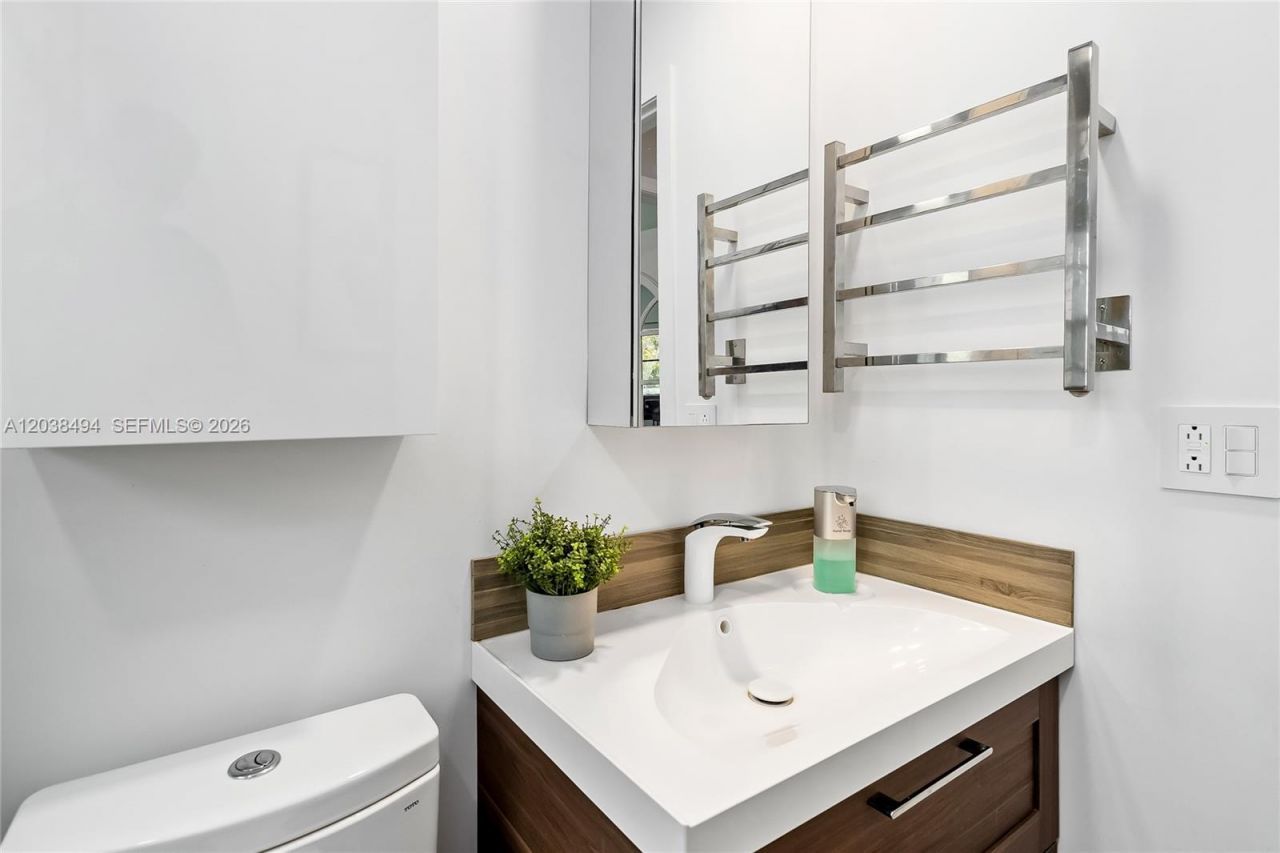 3340 Oak Dr , Hollywood, FL 33021 Photo