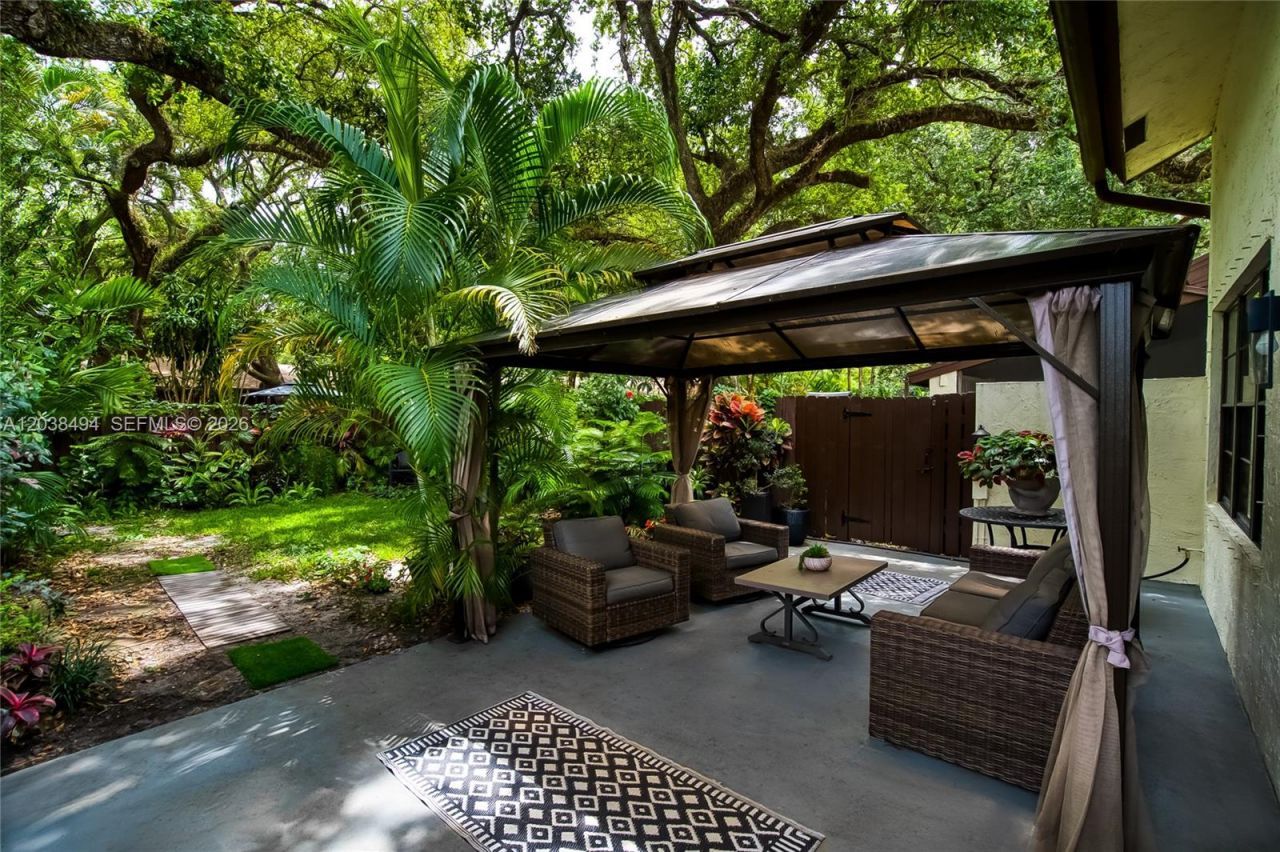 3340 Oak Dr , Hollywood, FL 33021 Photo