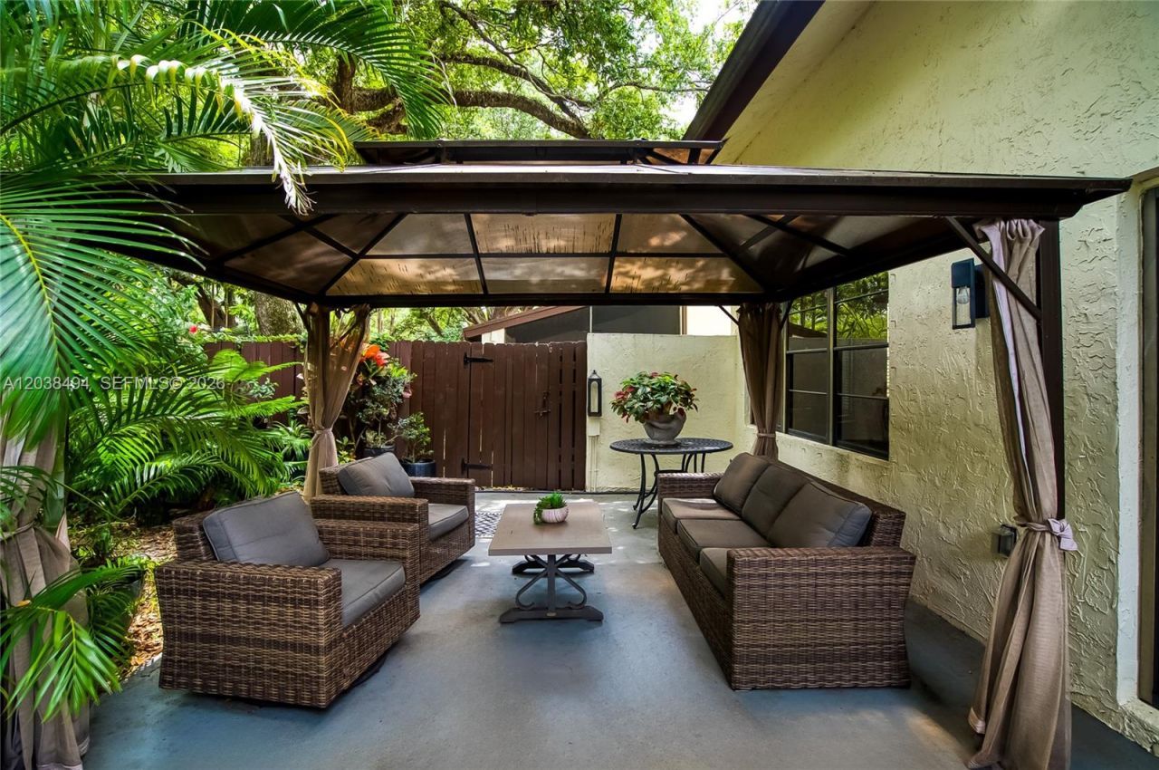 3340 Oak Dr , Hollywood, FL 33021 Photo
