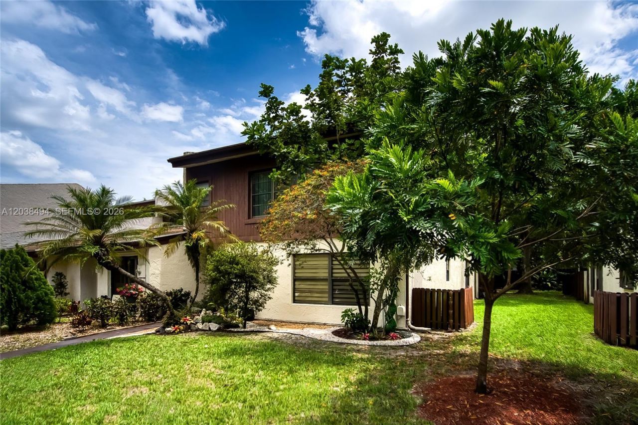 3340 Oak Dr , Hollywood, FL 33021 Photo