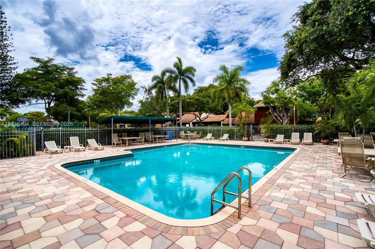 3340 Oak Dr , Hollywood, FL 33021 Photo
