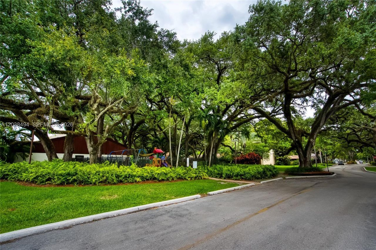 3340 Oak Dr , Hollywood, FL 33021 Photo