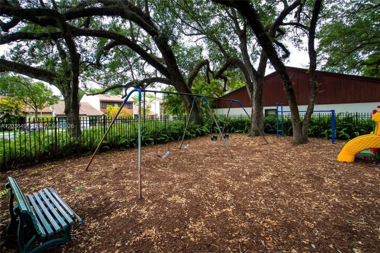3340 Oak Dr , Hollywood, FL 33021 Photo