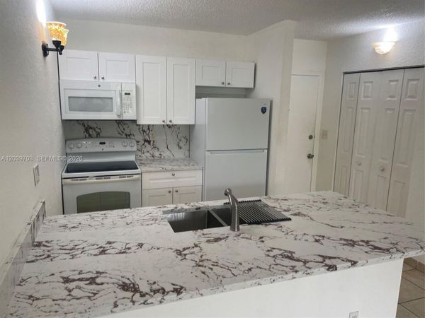 2401 Riverside Dr , Unit 203-B, Coral Springs, FL 33065