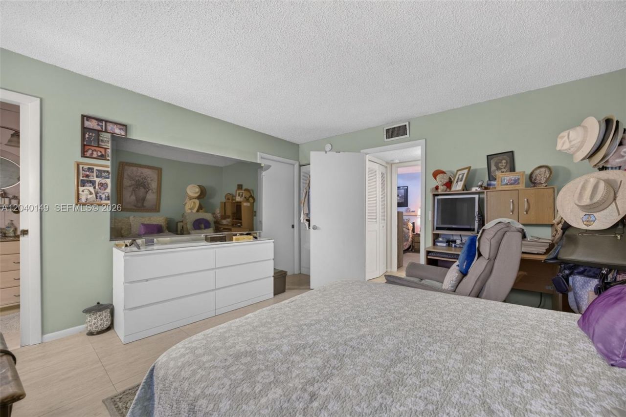 8415 SW 107th Ave, Unit 240W, Miami, FL 33173 Photo