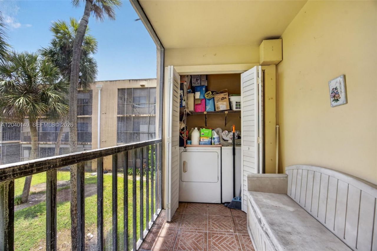 8415 SW 107th Ave, Unit 240W, Miami, FL 33173 Photo