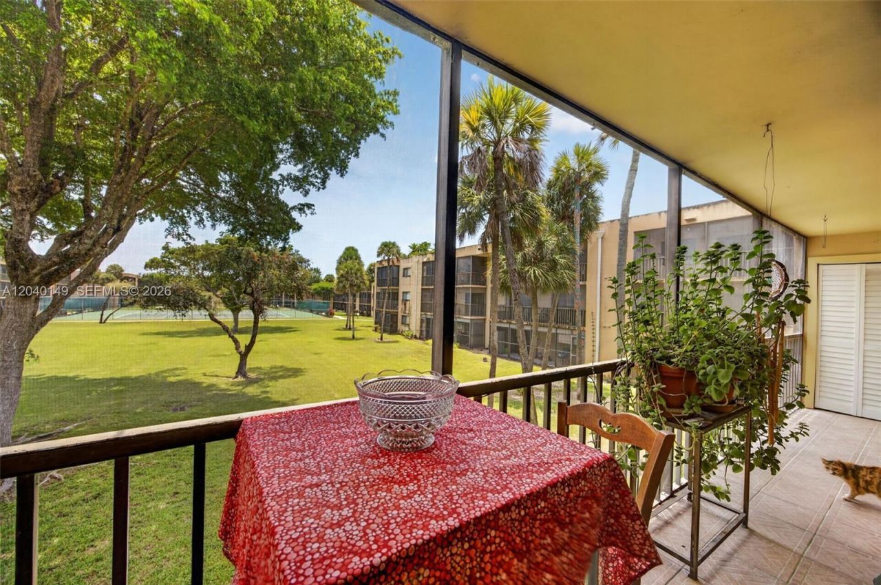 8415 SW 107th Ave, Unit 240W, Miami, FL 33173 Photo