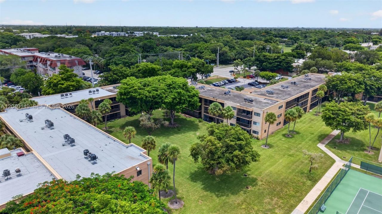 8415 SW 107th Ave, Unit 240W, Miami, FL 33173 Photo