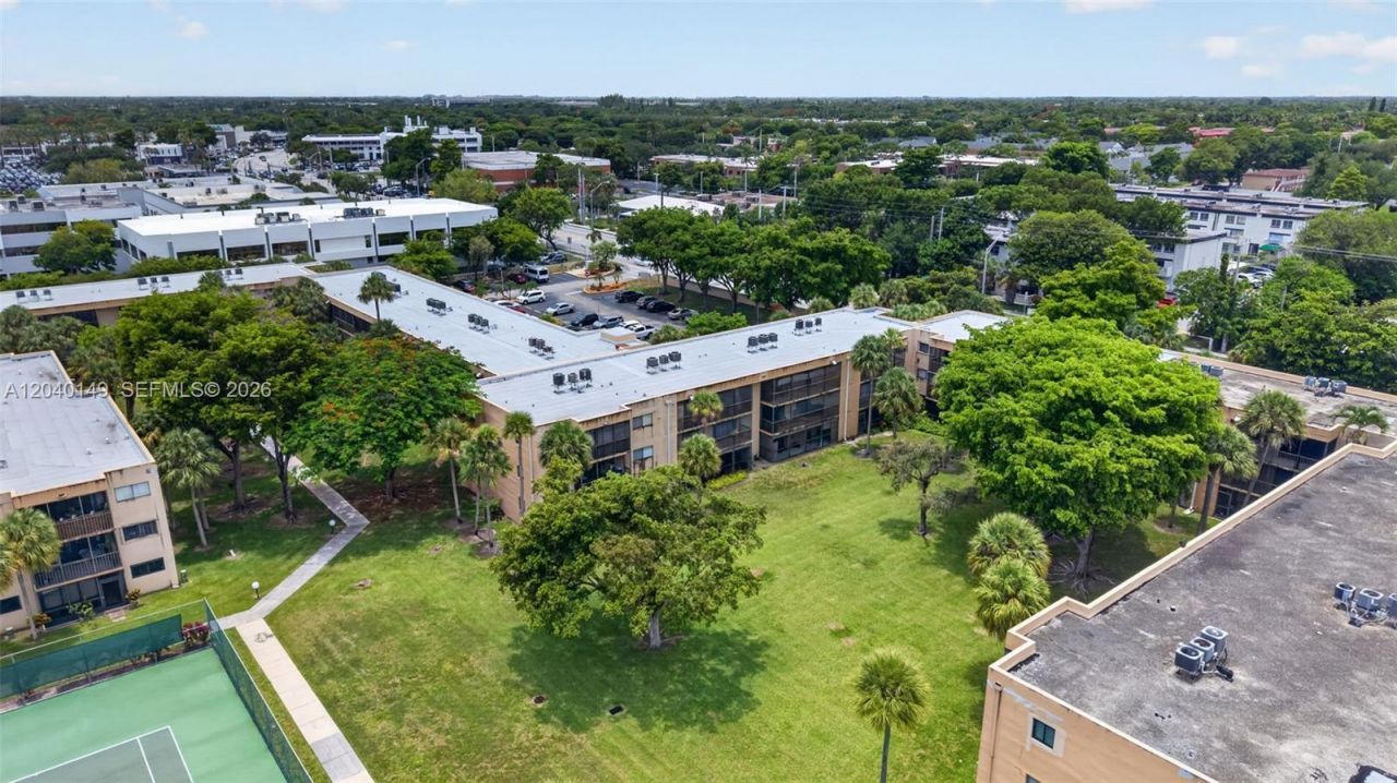8415 SW 107th Ave, Unit 240W, Miami, FL 33173 Photo