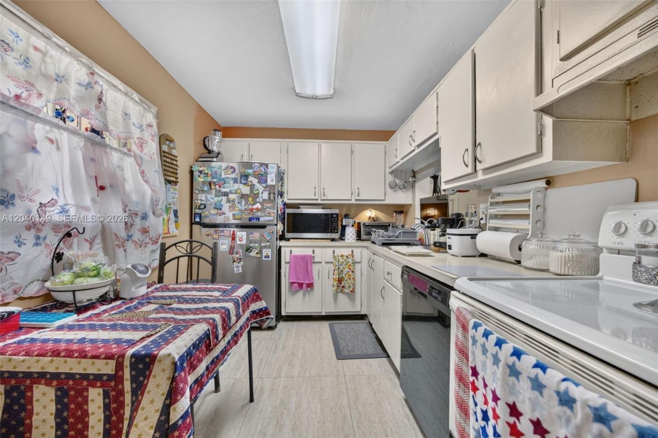 8415 SW 107th Ave, Unit 240W, Miami, FL 33173 Photo